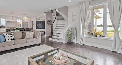 Waterfront Home: Slide & Hot Tub