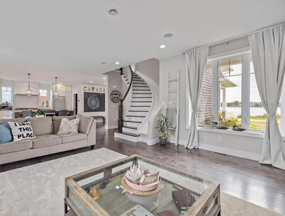 Waterfront Home: Slide & Hot Tub