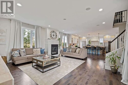 Waterfront Home: Slide & Hot Tub