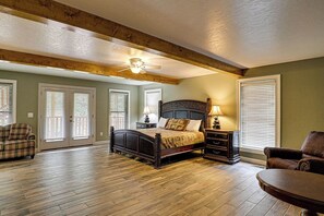 7 bedrooms, iron/ironing board, free WiFi, bed sheets - Sevierville - Riverside Lodge - 5 Bdrms. (Sevierville)