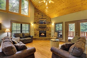 TV, fireplace, video games - Sevierville - Riverside Lodge - 5 Bdrms. (Sevierville)