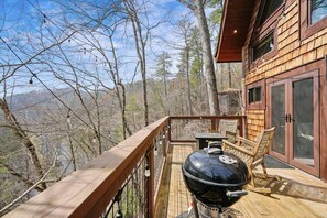 Terrace/patio - Rustic Wooded Escape w/ Hot Tub and Views (Sevierville)