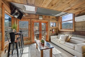 Living area - Rustic Wooded Escape w/ Hot Tub and Views (Sevierville)