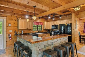 Fridge, microwave, oven, stovetop - Mountain Cabin w/ Theater, Hot Tub & Views (Sevierville)