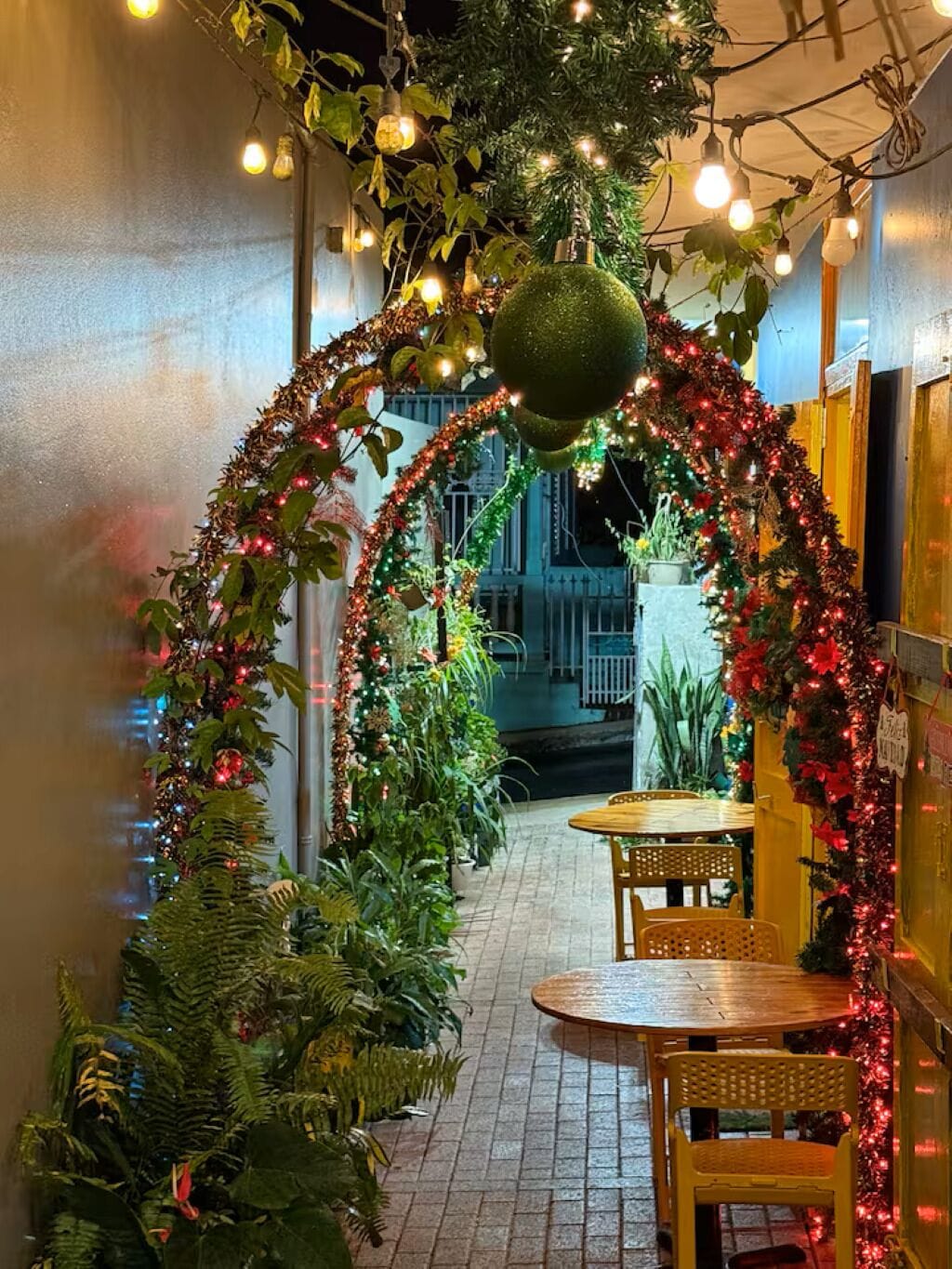 屋外ダイニングエリア