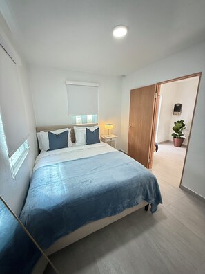 2 bedrooms, desk, iron/ironing board, free WiFi