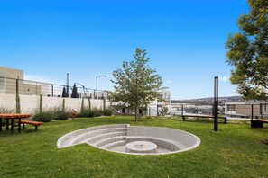 Outdoor dining - Modern Apartment with Pool in Querétaro (El Marques)