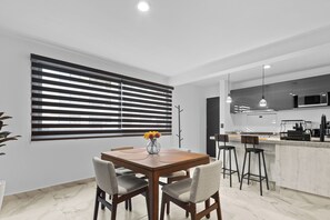 Luxury Apartment | Dining room