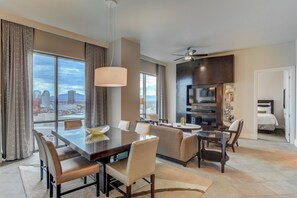 Dining - Wyndham Desert Blue 2BD/2BA (Las Vegas)