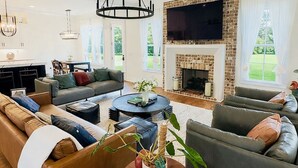Living area - Masters Elegance: New Custom Modern Luxury Near Augusta National Golf Course (Evans)
