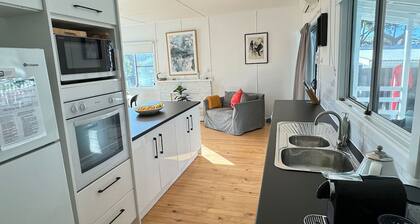 Bendy Beach House, beach side property at Washerwomans beach and Sting Ray Bay