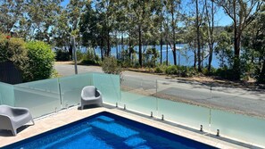 A heated pool - Lakeview at Berringer, relax by the pool with lake views (Berringer Lake)