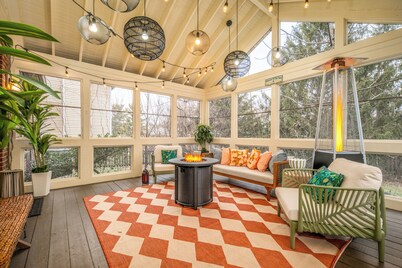 Wright Stay: Hot Tub, Game Room, Sunroom, Fire-Pit