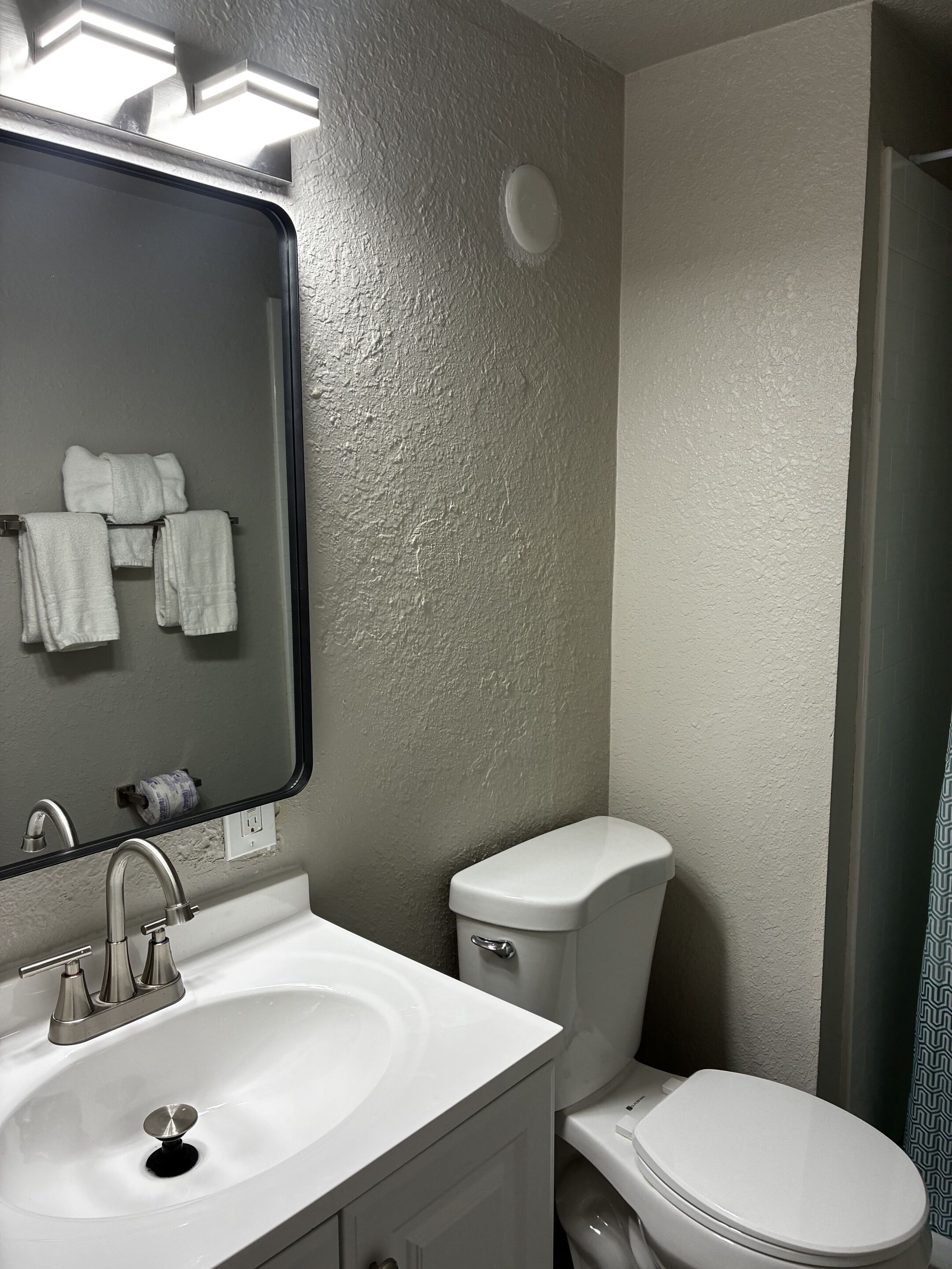 Shower, towels