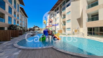 2 outdoor pools
