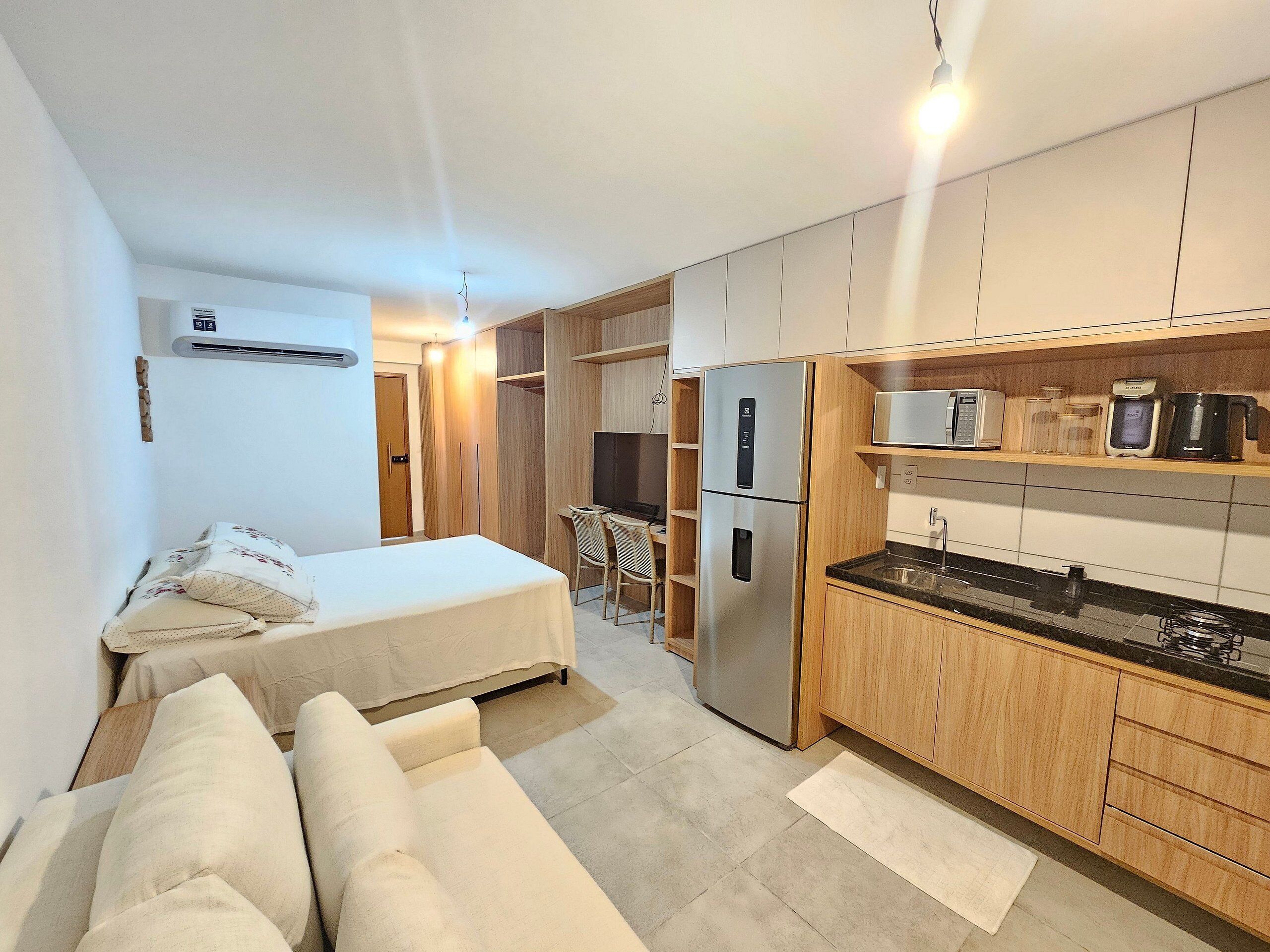 Basic Studio | Free WiFi