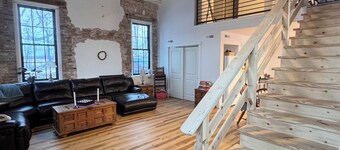 The Buck Creek Schoolhouse - your one-room schoolhouse in a quaint rural setting