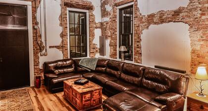 The Buck Creek Schoolhouse - your one-room schoolhouse in a quaint rural setting