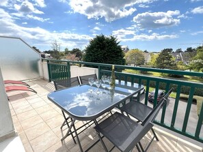 Outdoor dining - Le Cocon de la Paludiere (Le Pouliguen)
