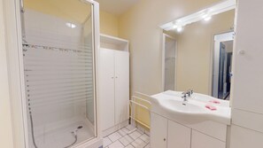 Shower - Le Pavois d'Azur (Saint-Hilaire-de-Riez)
