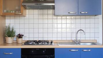 Frigorifero, microonde, forno