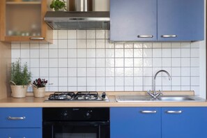 Frigorifero, microonde, forno