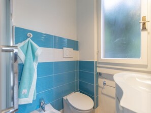 Shower - Just 250 meters from the beautiful Fetovaia Beach (Fetovaia)