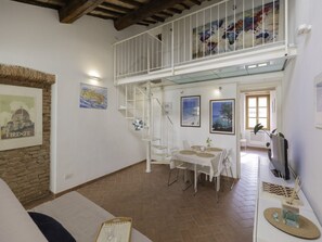 Interior - In the heart of Portoferraio's historic center! (Portoferraio)