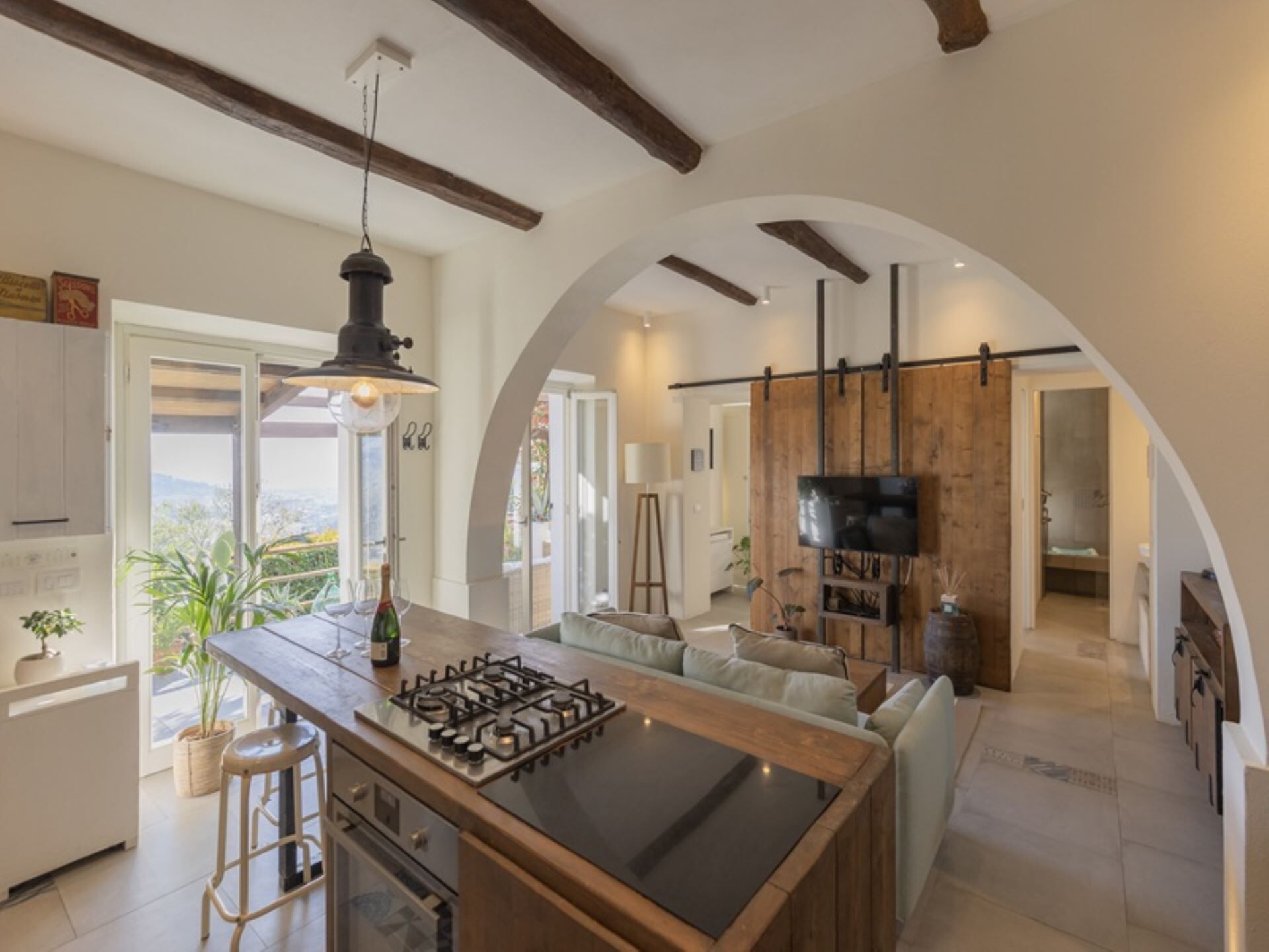 Frigorifero, microonde, forno, lavastoviglie