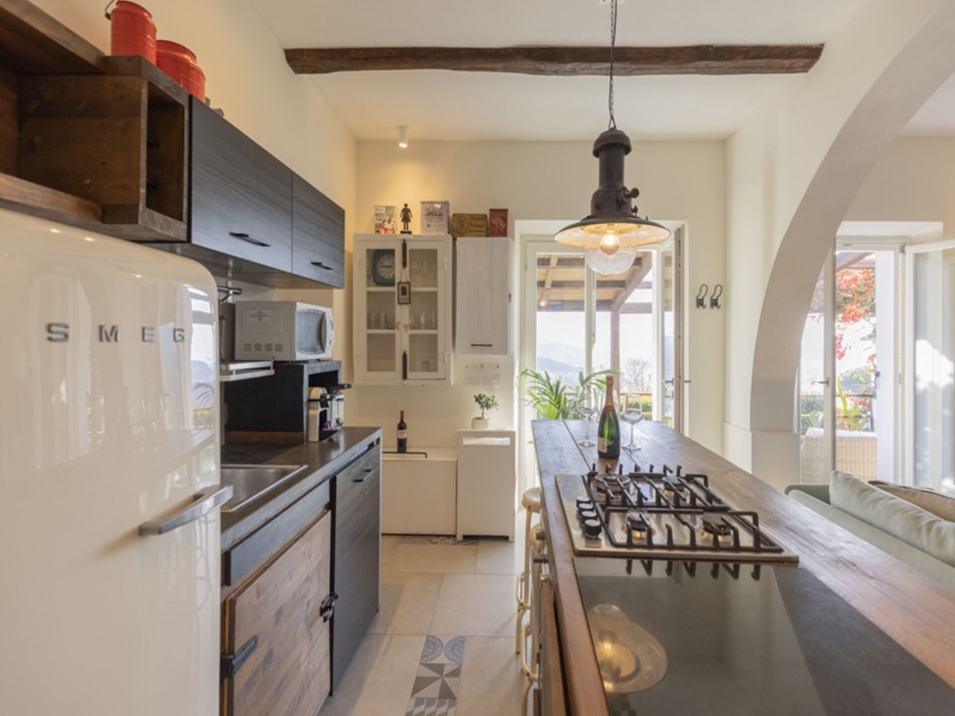 Kühlschrank, Mikrowelle, Ofen, Geschirrspüler