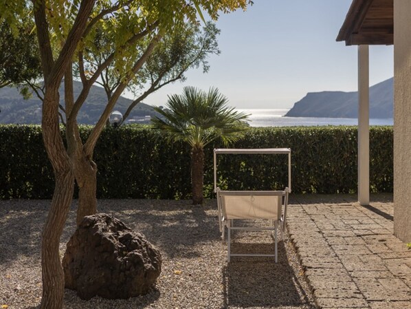 Terrace/patio - Fantastic sea view and privacy (Lacona)