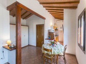Dining - Sea-view one-bedroom apartment in Portoferraio (Portoferraio)