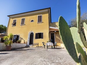 Exterior - Relaxing atmosphere and strategic location. (Portoferraio)