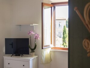 Interior - Relaxing atmosphere and strategic location. (Portoferraio)