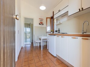 Fridge - Relaxing atmosphere and strategic location. (Portoferraio)