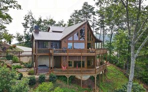 Exterior - Majestic Mountaintop Escape (Blue Ridge)
