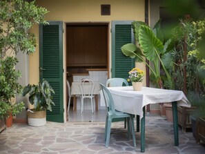 Outdoor dining - Ideal for couples seeking tranquility (Campo nell'Elba)