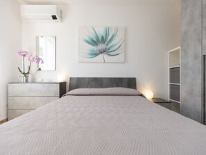 1 bedroom, WiFi - Apartment with garden and BBQ near the sea (Lacona)