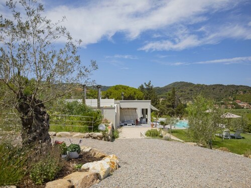 Elegant, modern, with a large private swimming pool