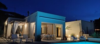 Elegant, modern, with a large private swimming pool
