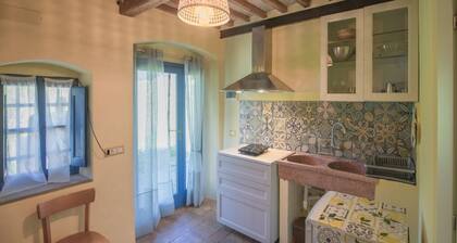 Perfect for couples, independent and on two levels