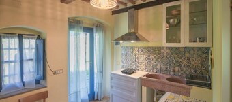 Perfect for couples, independent and on two levels