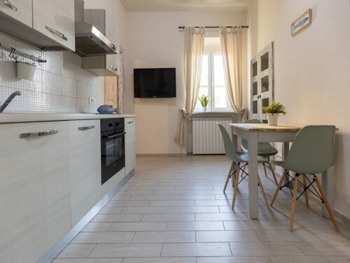 Charming Newly Renovated One-Bedroom Apartment!