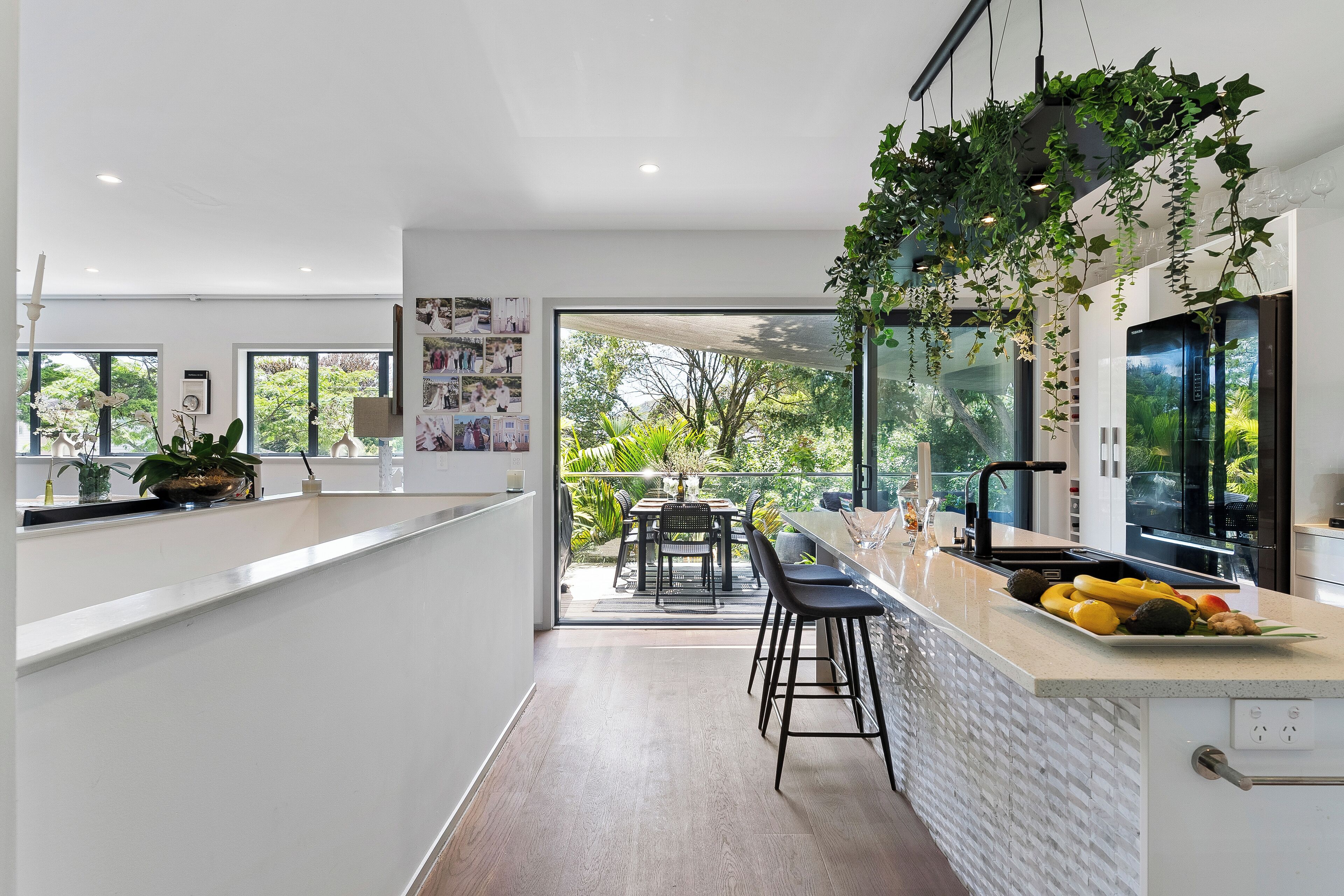 Kjøleskap, mikrobølgeovn, kaffetrakter/tekoker og brødrister