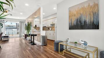 Mikroaaltouuni, uuni, liesi