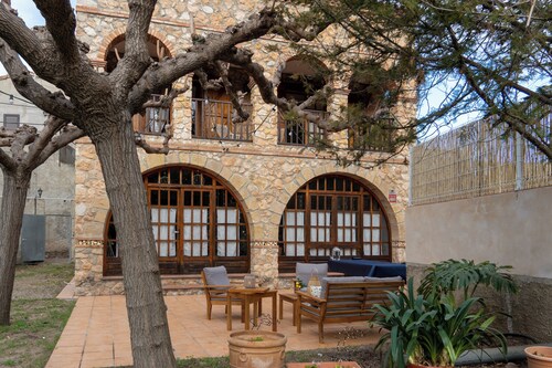 Rural house for 15 people in Alcover, Nature, mountain and beach very close.