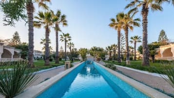 Indoor pool, outdoor pool