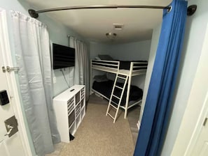 WiFi, bed sheets - 2-bedroom Beachfront Condo in Panama City Beach (Panama City Beach)