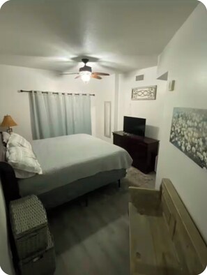 WiFi, bed sheets - 2-bedroom Beachfront Condo in Panama City Beach (Panama City Beach)