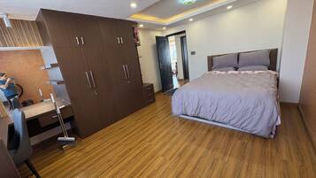 3 chambres, fer et planche Ă repasser, Wi-Fi, draps fournis